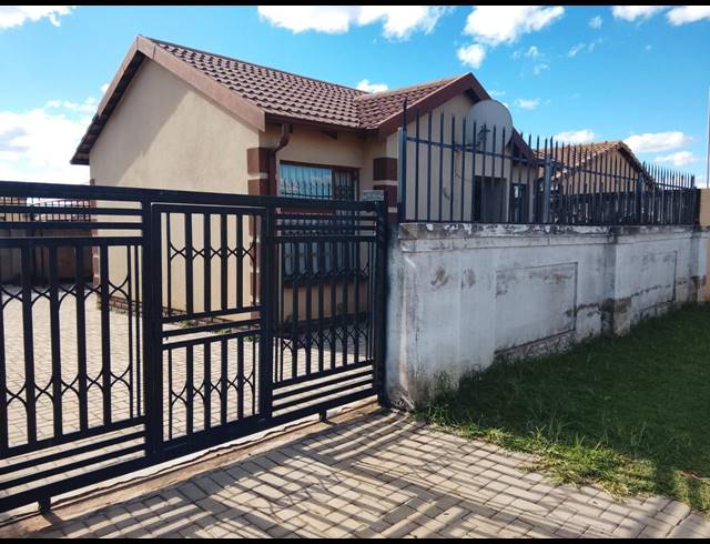 2 BEDROOM HOUSE FOR SALE IN VANDERBIJLPARK CE 4
